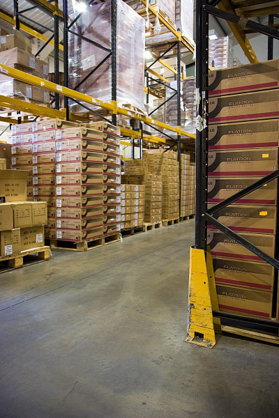 pallet racks logistics warehouse